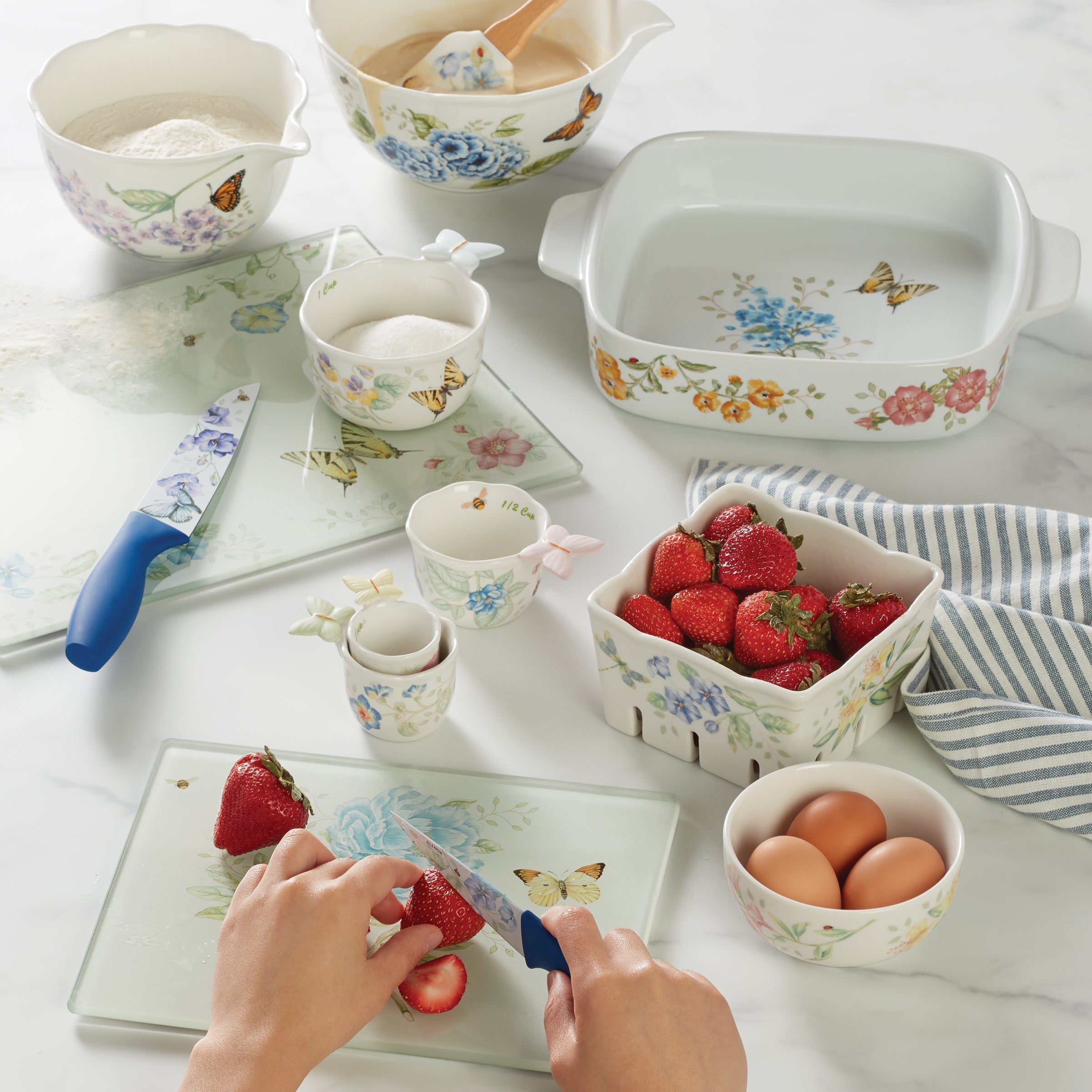 Lenox Premium Butterfly Meadow Berry Bowl - Image 3
