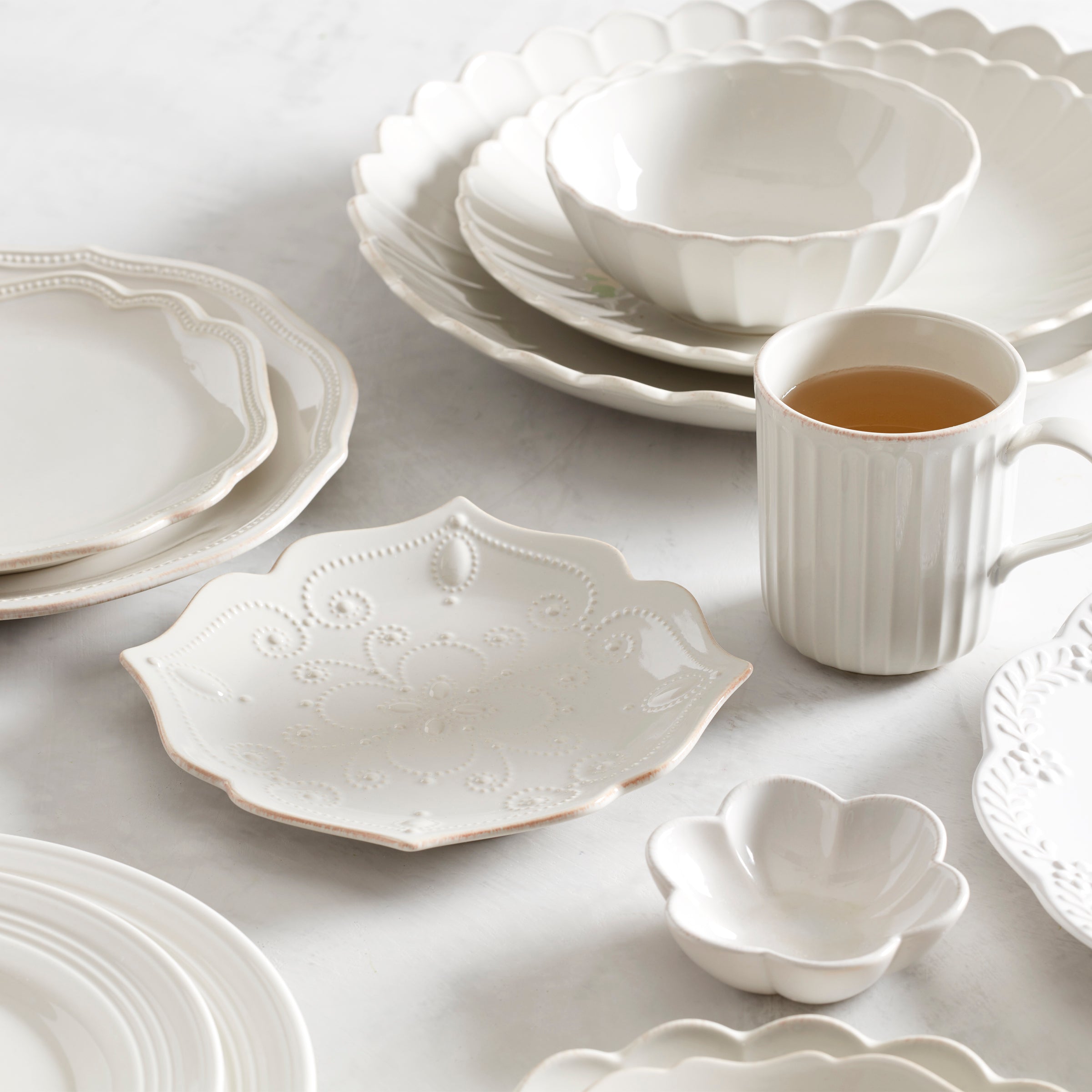 Lenox Premium French Perle Scallop White 4-Piece Place Setting - Image 7