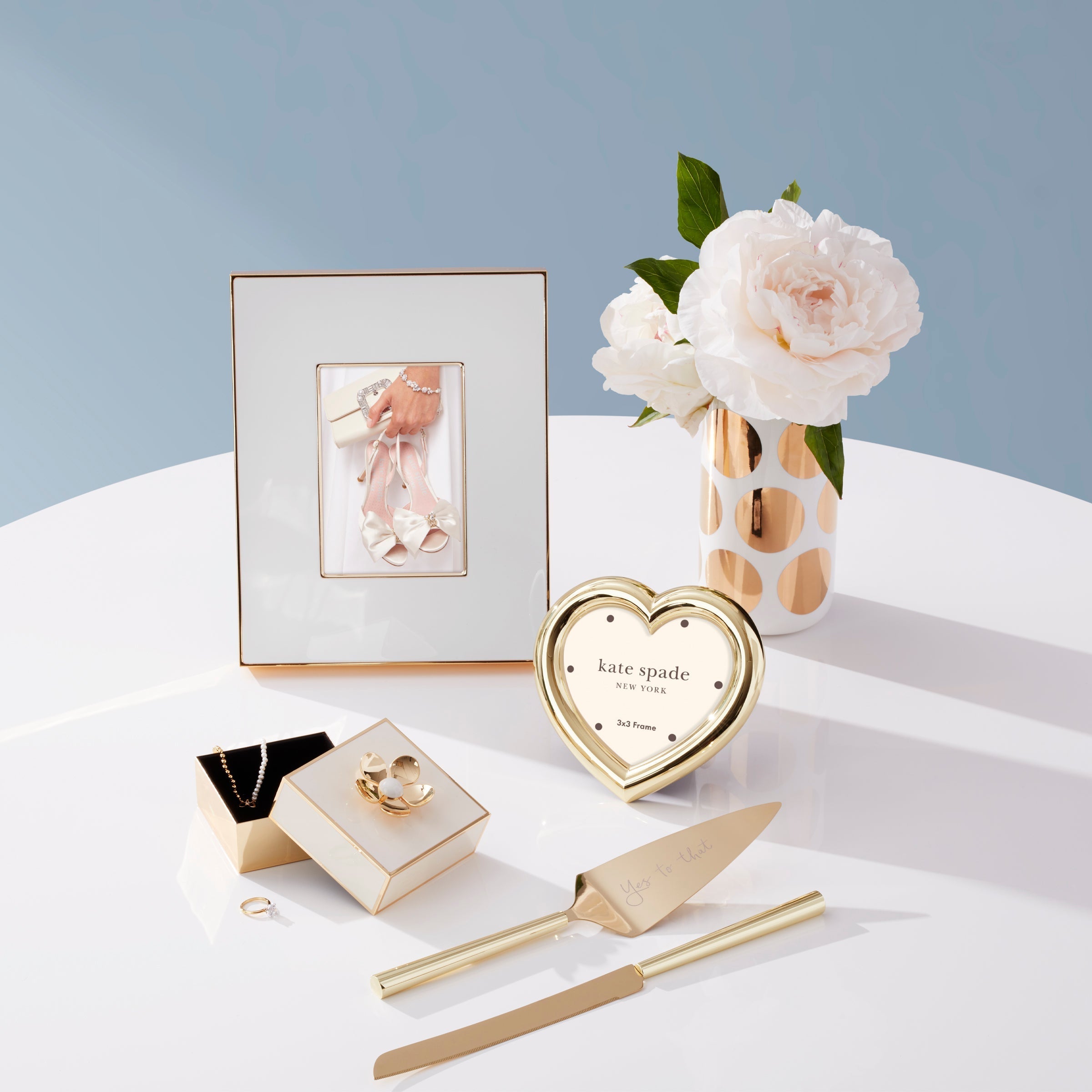 Lenox Premium Charmed Life Gold Heart Photo Frame - Image 3