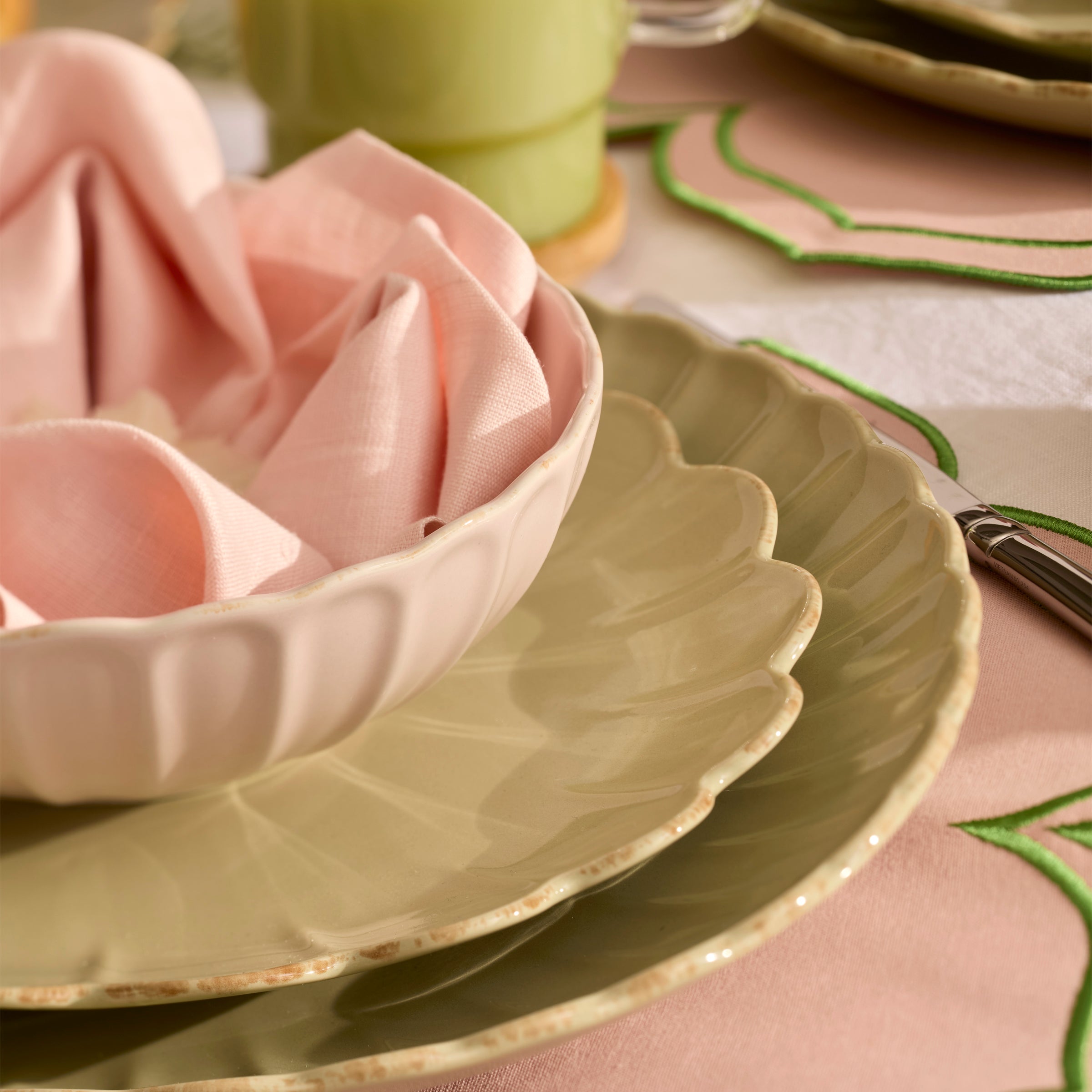 Lenox Premium French Perle Scallop Matcha 24-Piece Dinnerware Set - Image 4