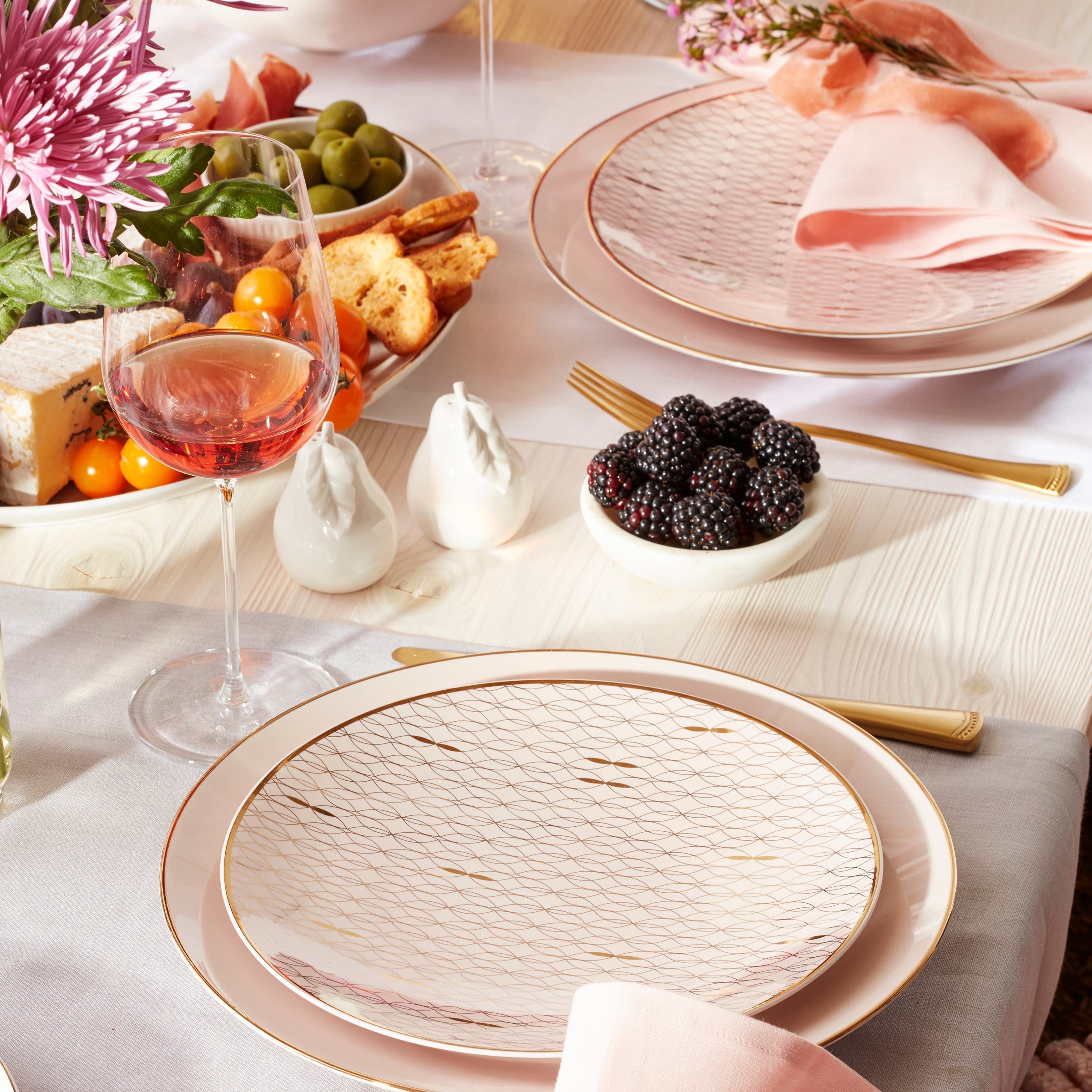 Lenox Premium Trianna Blush 4-Piece Place Setting - Image 4
