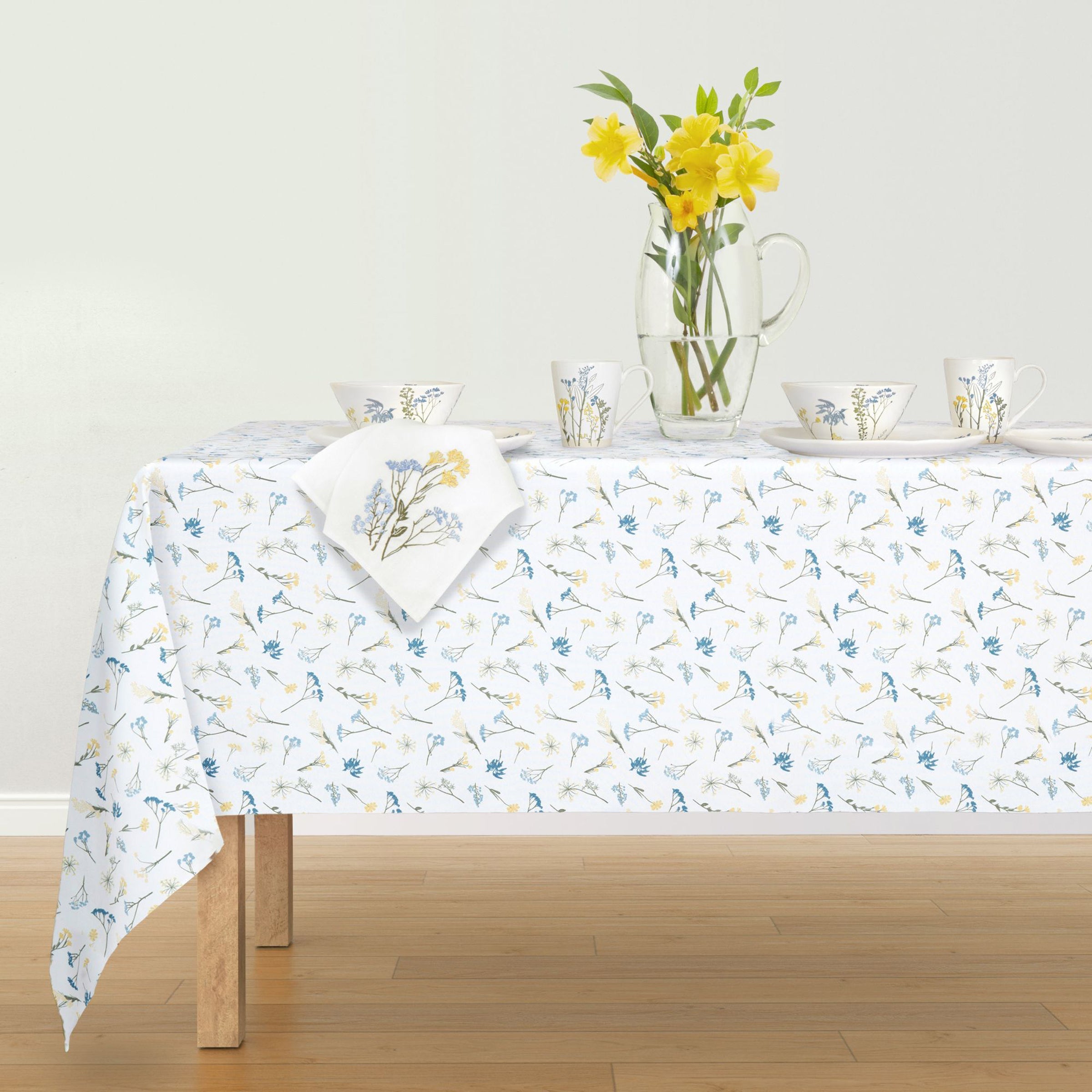 Lenox Premium Wildflowers Allover 60x102 Tablecloth