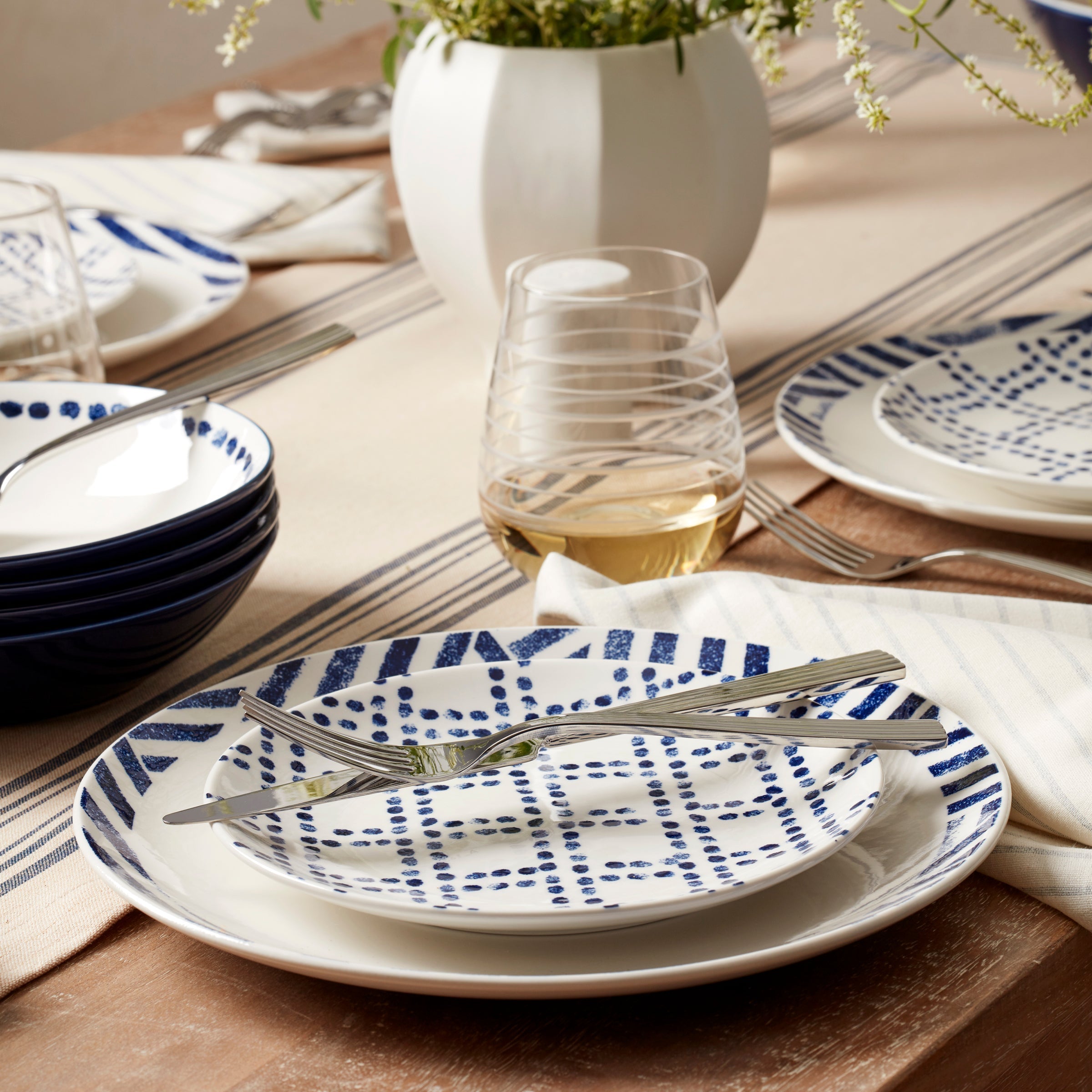 Lenox Premium Harbour 12-Piece Dinnerware Set - Image 10