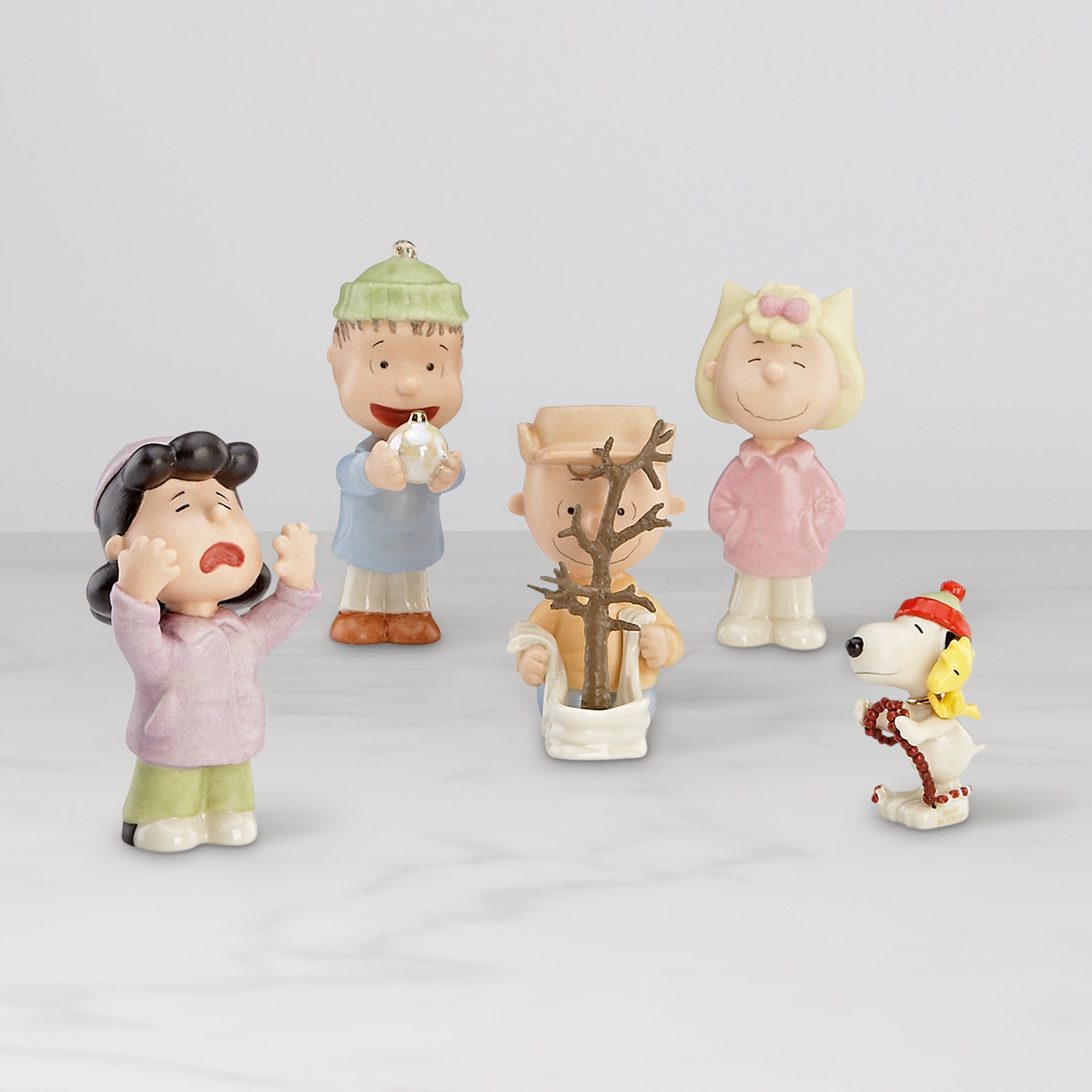 Lenox Premium Peanuts A Charlie Brown Christmas 5-Piece Figurine Set - Image 2