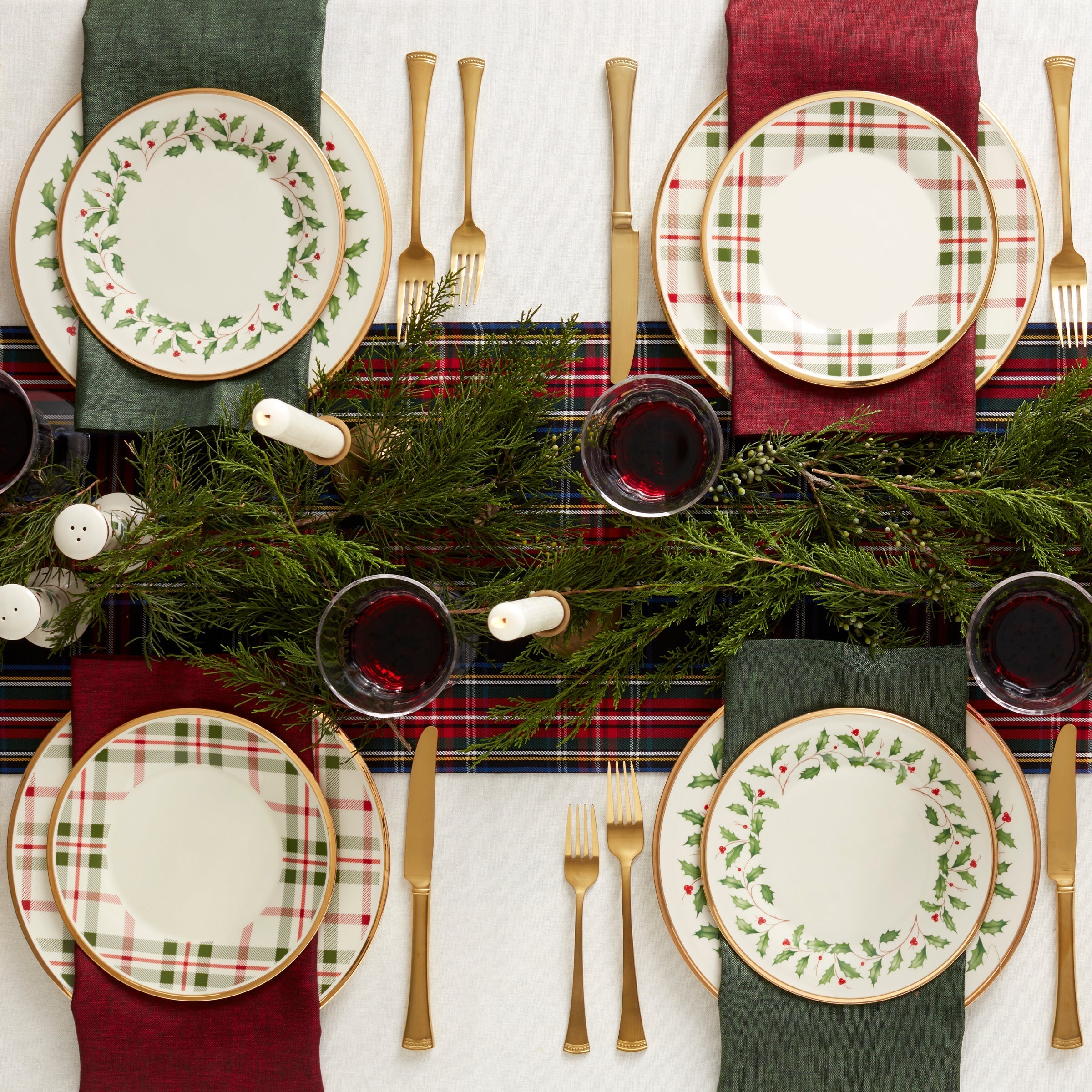 Lenox Premium Holiday 12-Piece Plate & Mug Dinnerware Set - Image 3