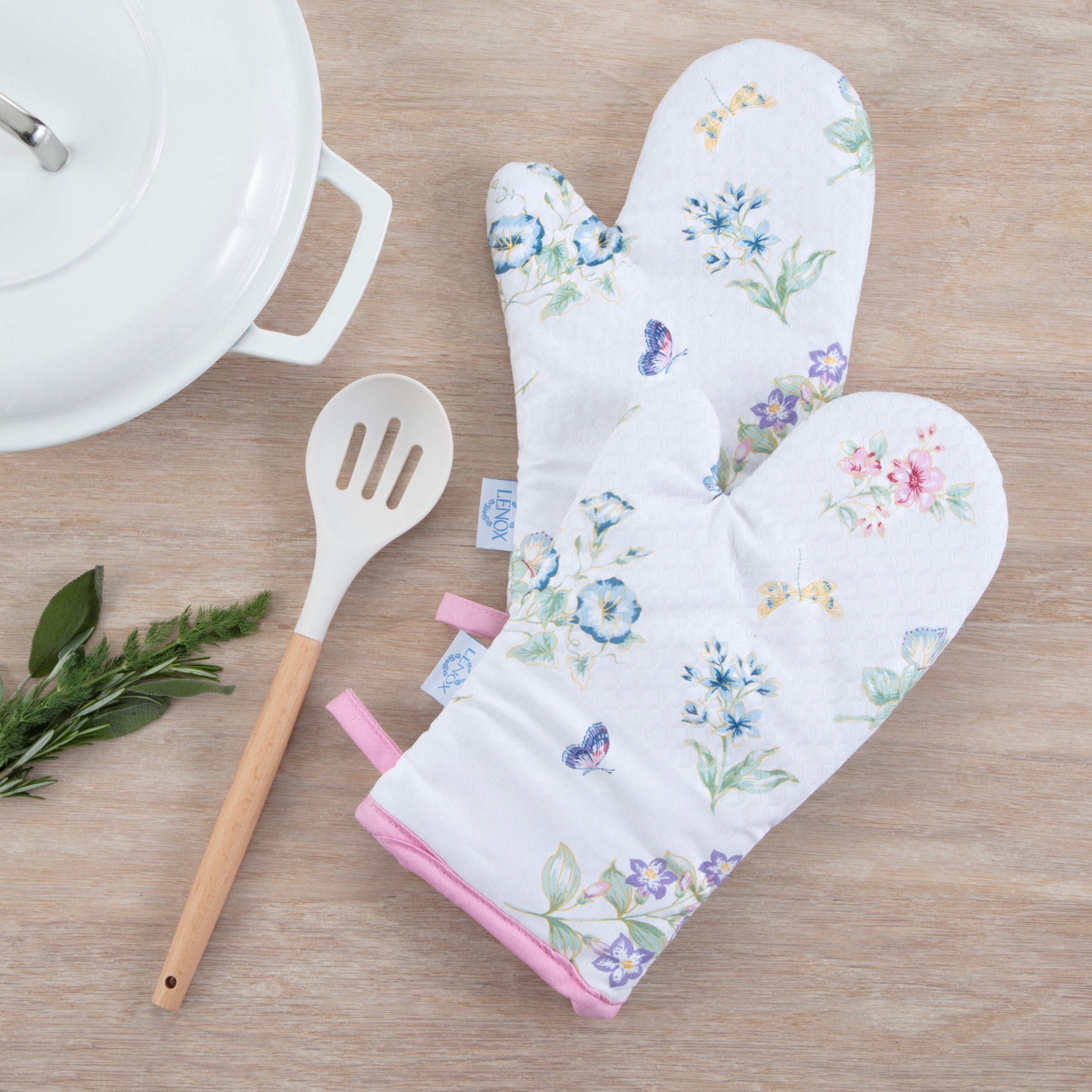 Lenox Premium Butterfly Meadow Oven Mitts, Set of 2
