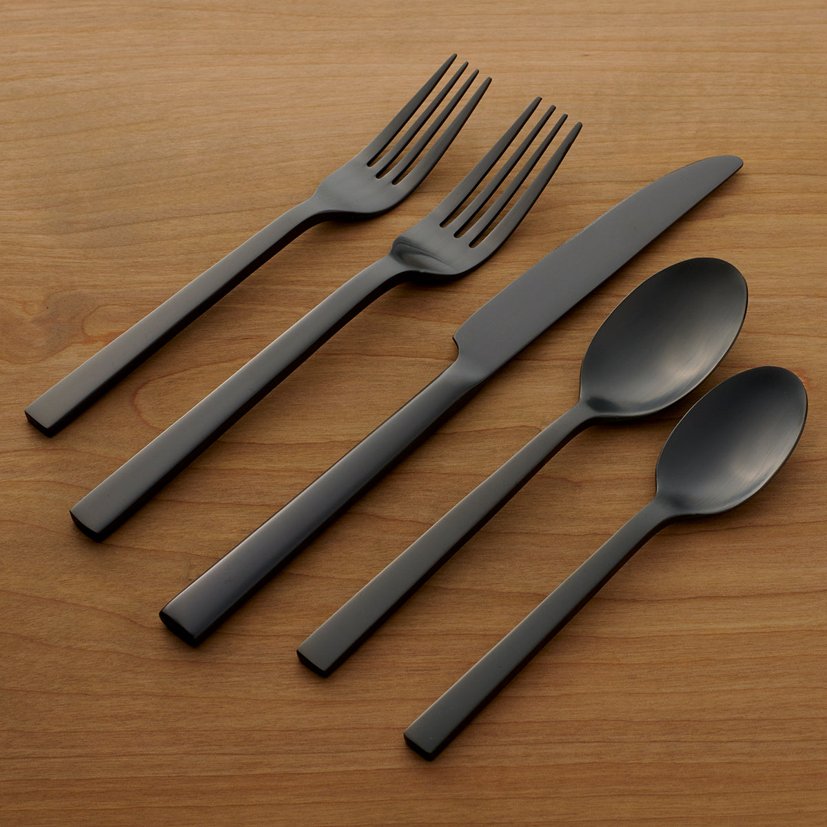 Lenox Premium Chefs Table Midnight Matte 20-Piece Flatware Set - Image 3