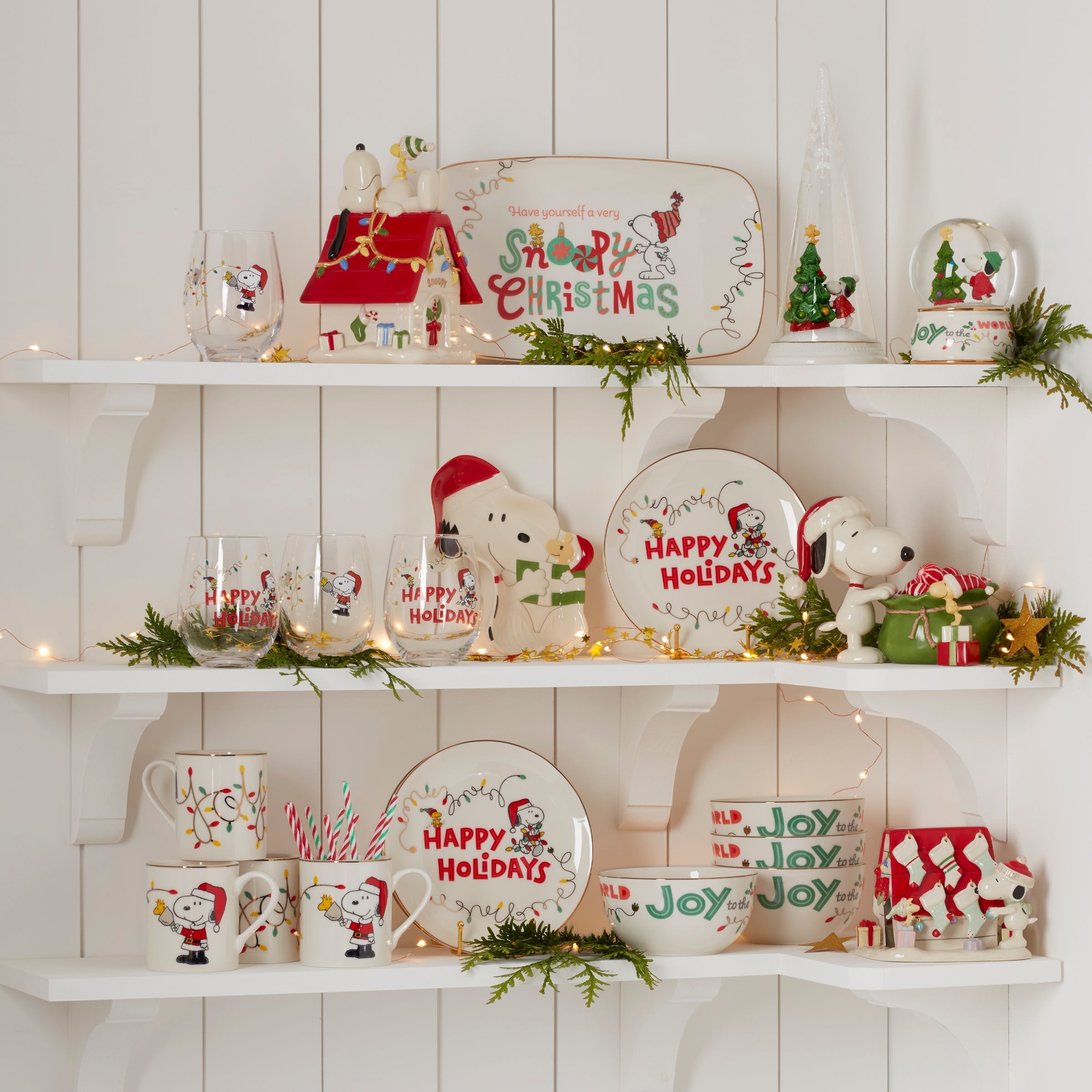 Lenox Premium Snoopy Christmas Hors d'Oeuvre Tray - Image 4