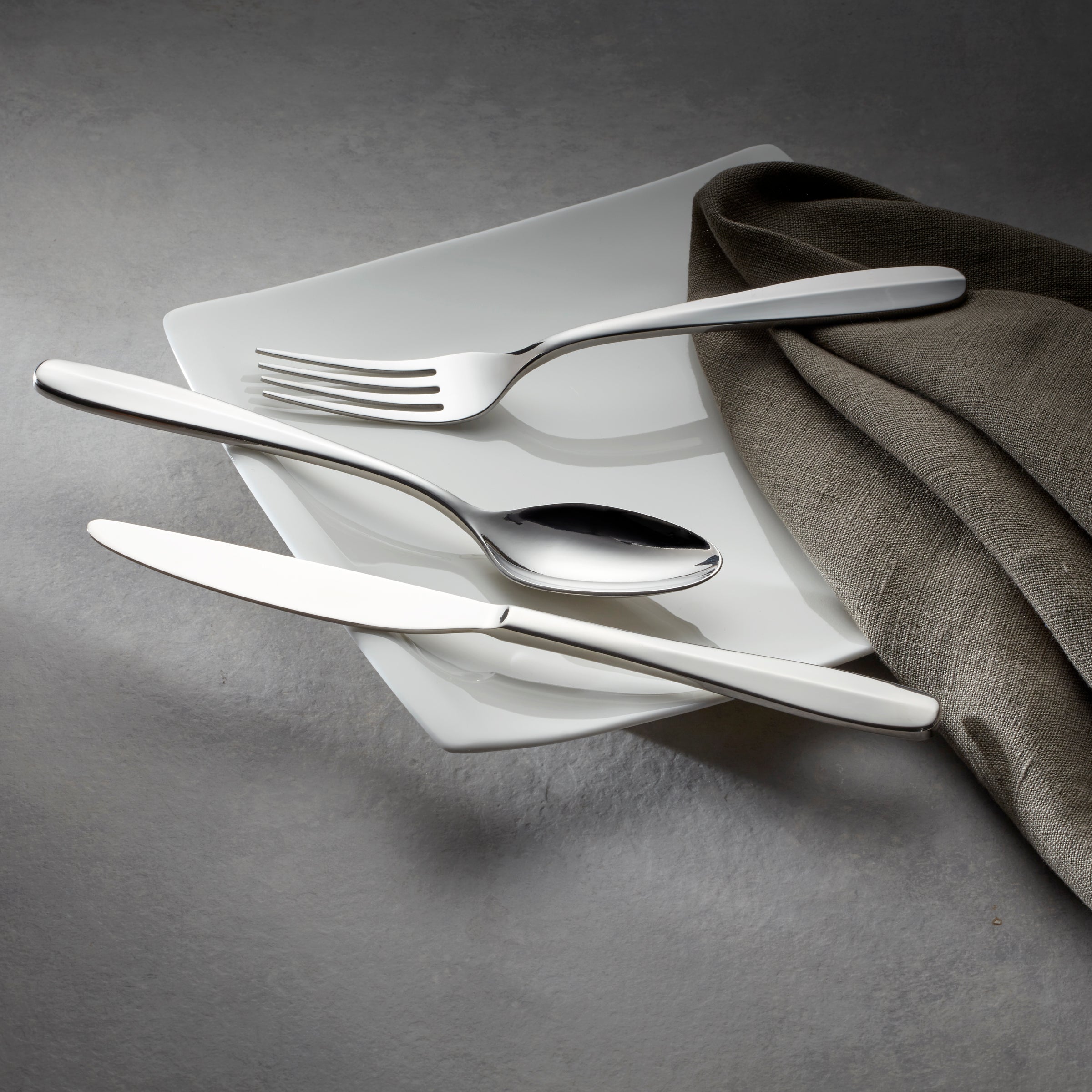 Lenox Premium Oakwood 20-Piece Flatware Set - Image 2