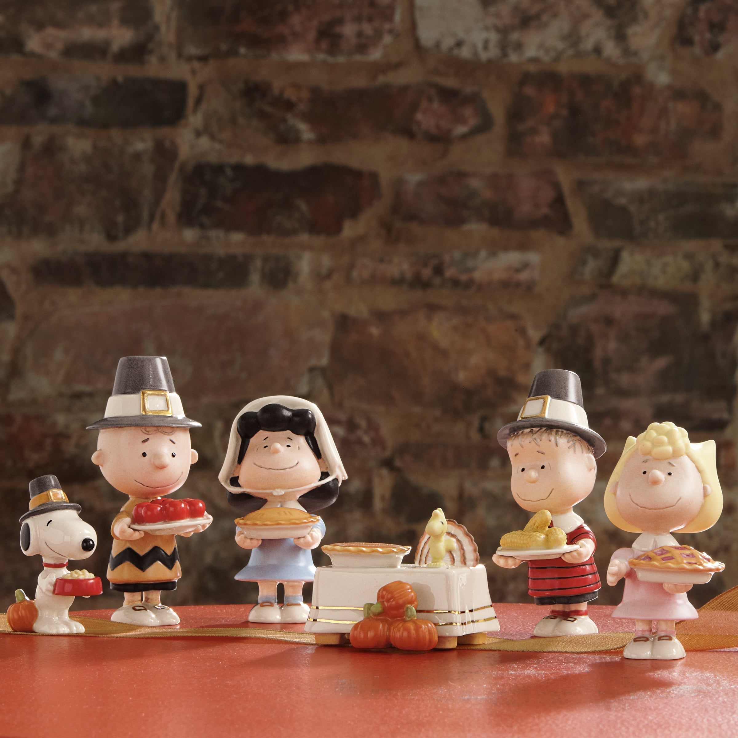 Lenox Premium Peanuts Thanksgiving 6-Piece Figurine Set - Image 3