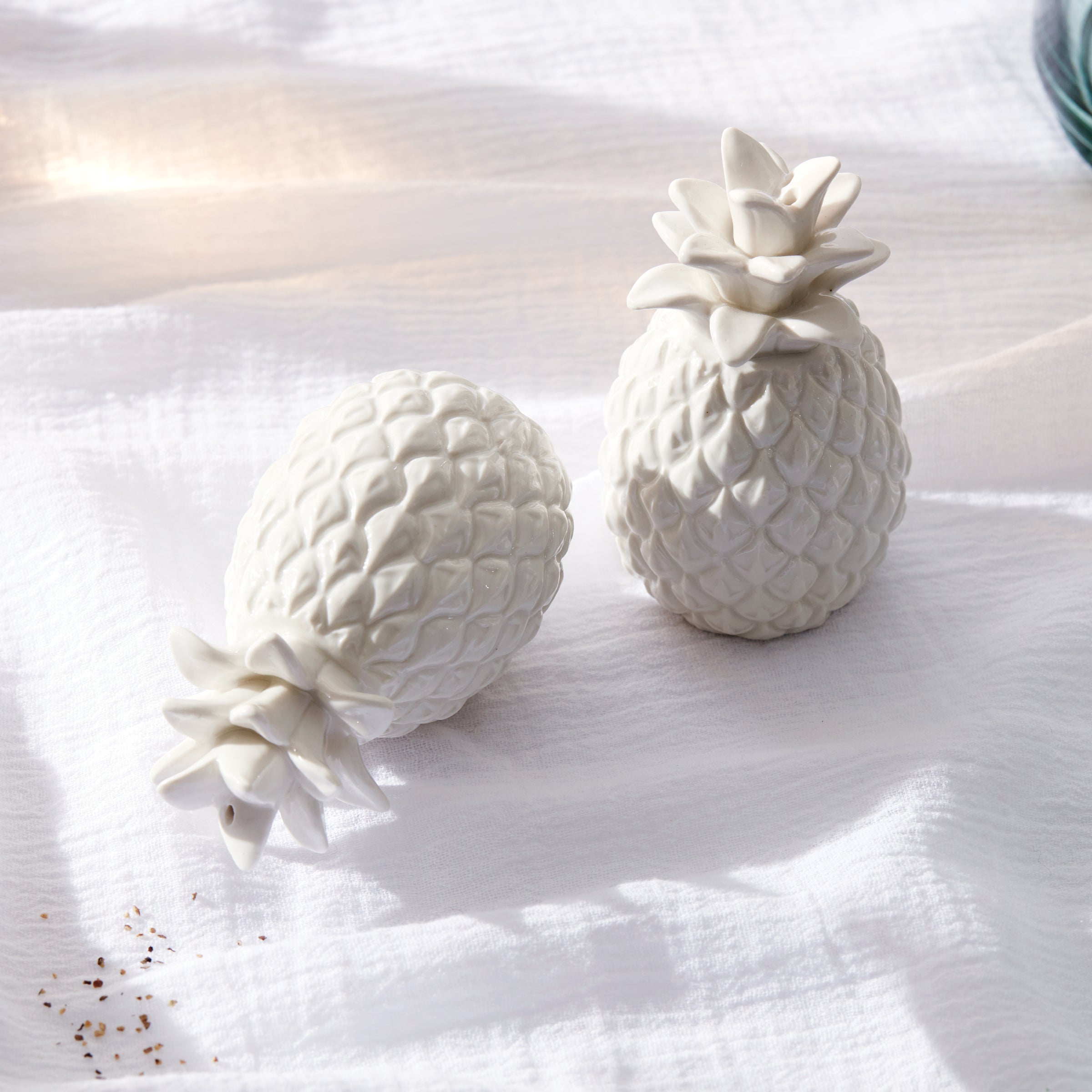 Lenox Premium Wicker Creek Pineapple Salt & Pepper Set - Image 7
