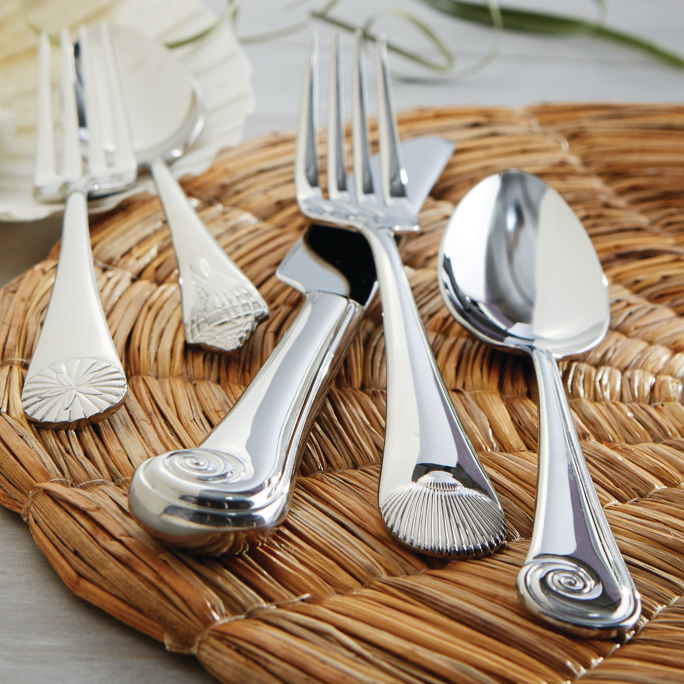 Lenox Premium Sea Shell 5-Piece Place Setting - Image 2