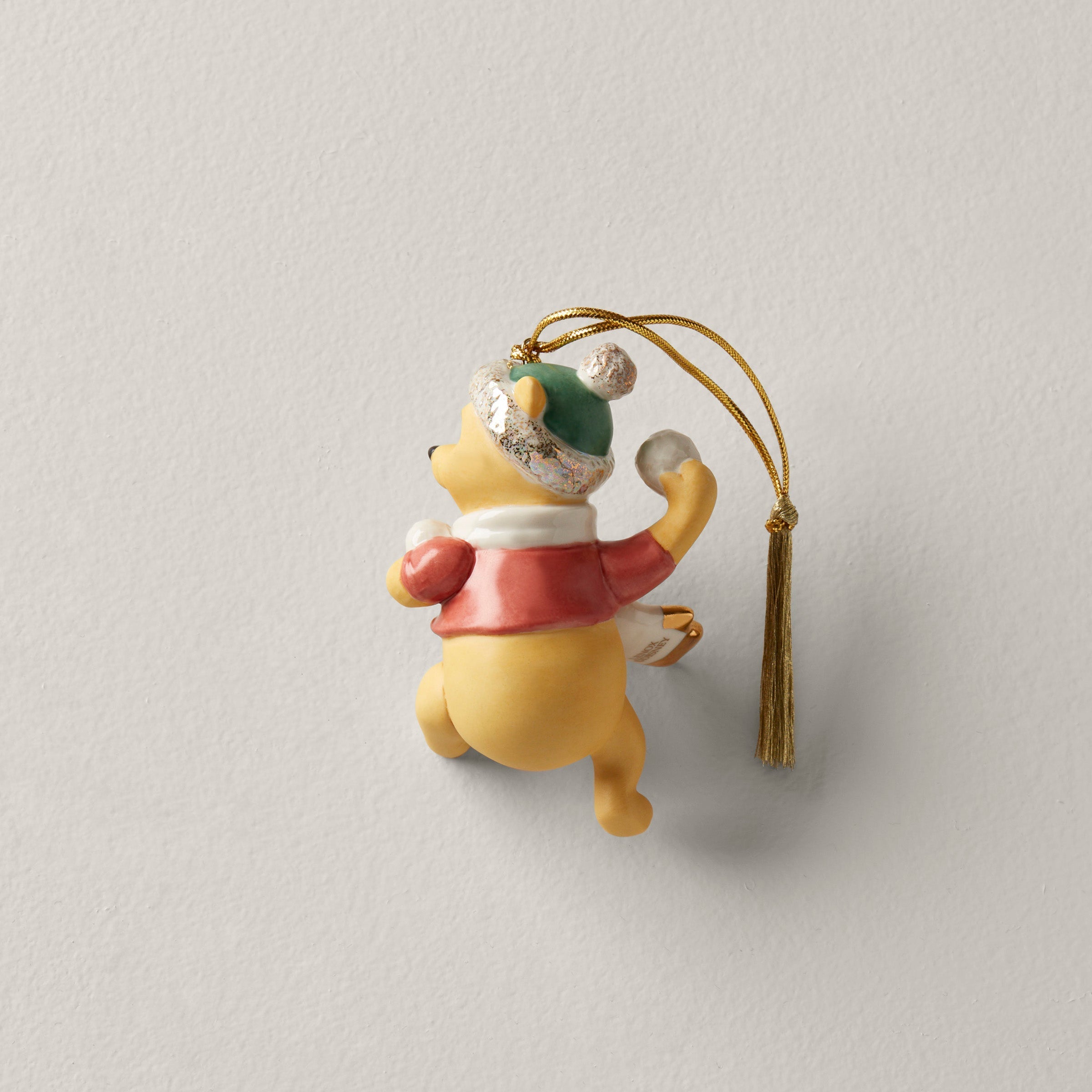 Lenox Premium Personalized Pooh's Winter Fun Ornament - Image 2