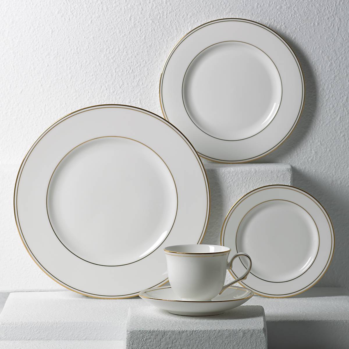 Lenox Premium Federal Gold 5-Piece Place Setting - Image 3