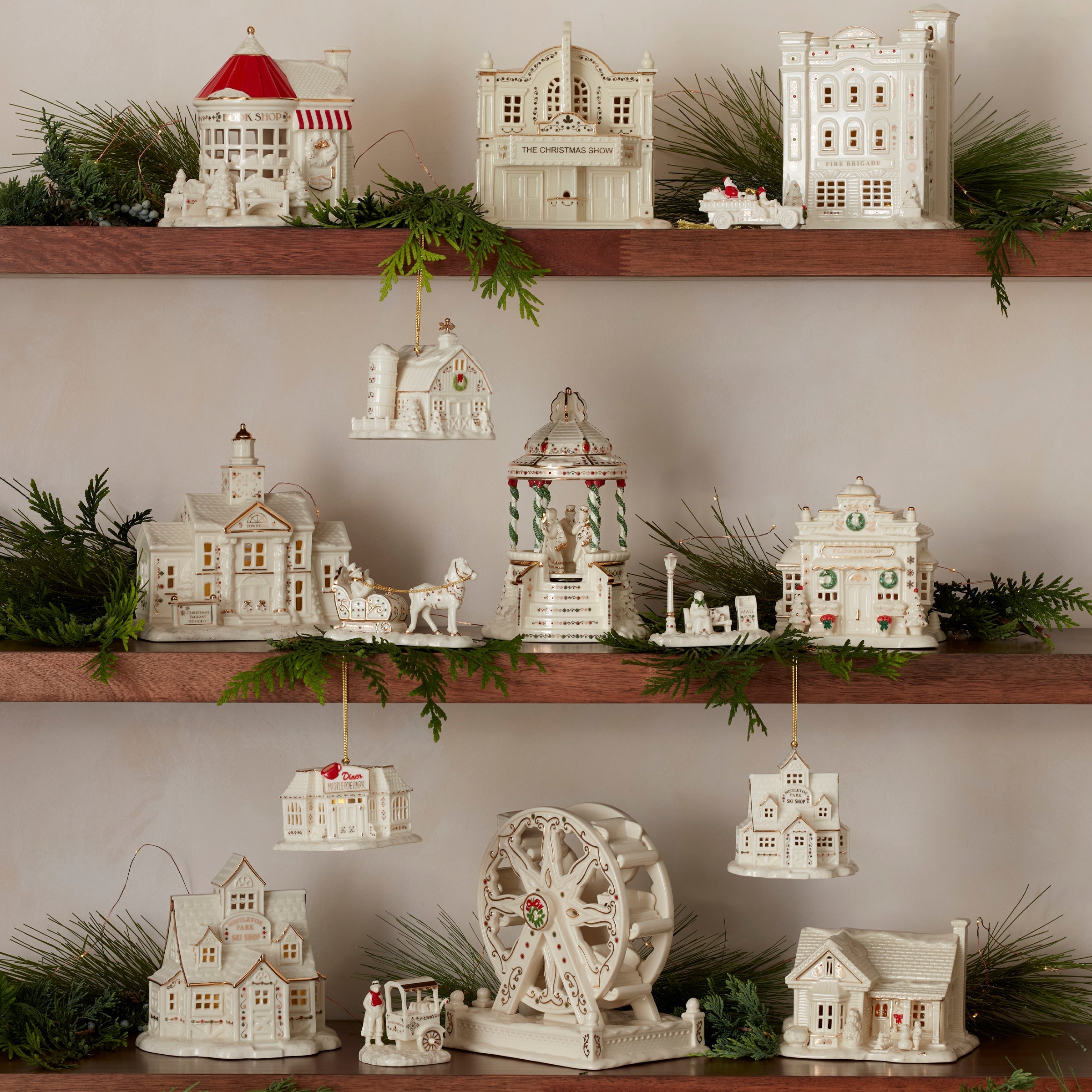Lenox Premium Mistletoe Park 3-Piece Lit Figurine Starter Set - Image 5