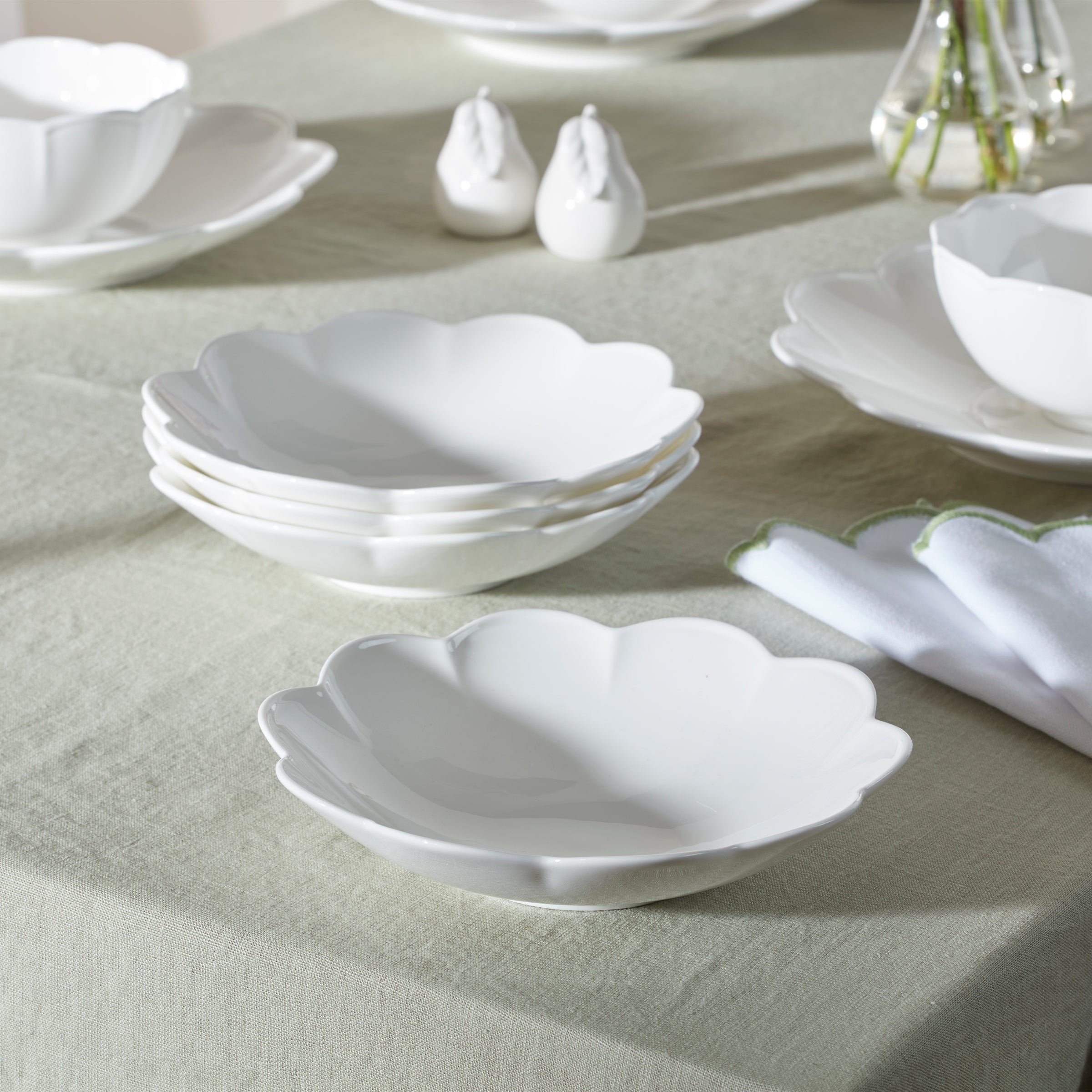 Lenox Premium Studio 1414 Scallop 16-Piece Dinnerware Set - Image 10