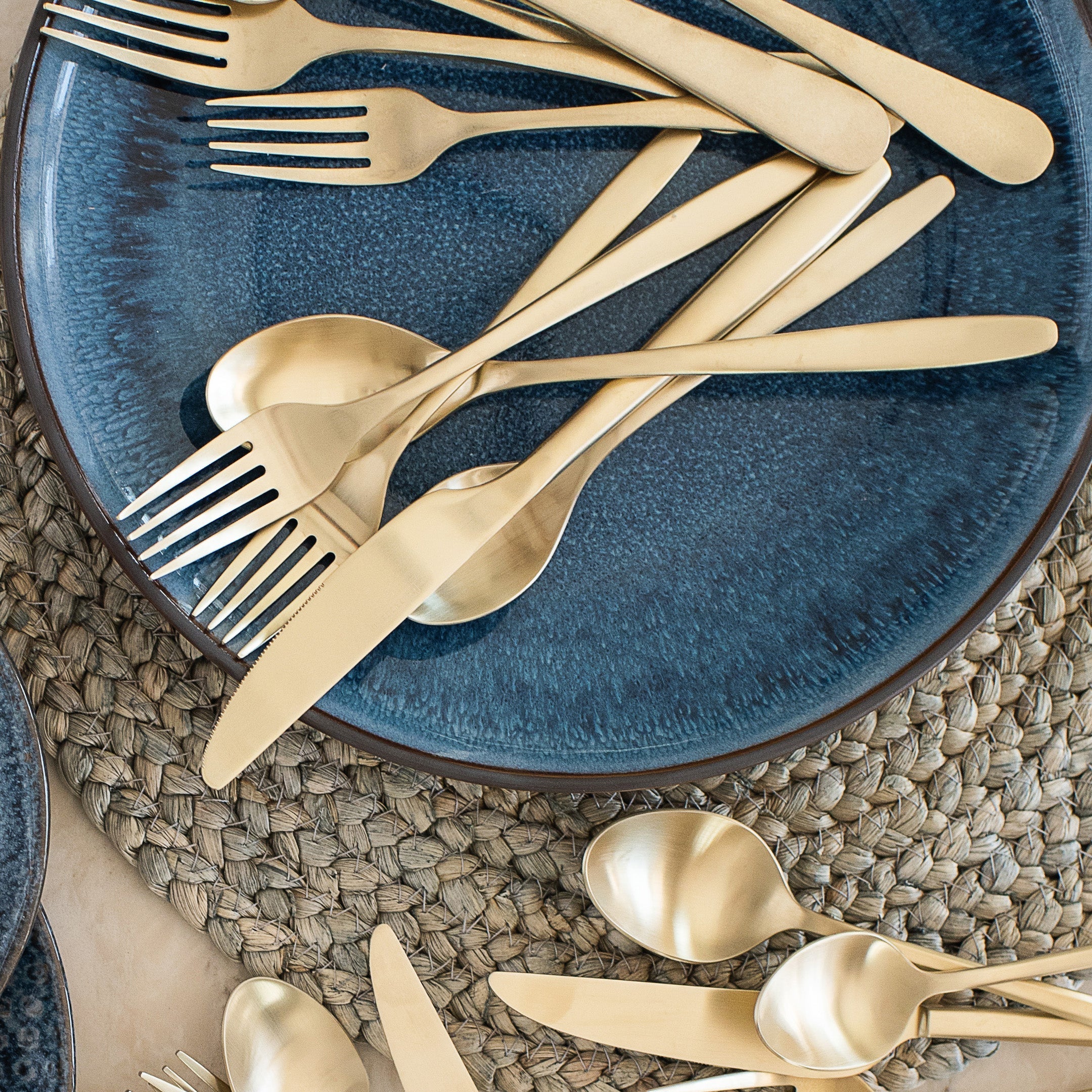 Lenox Premium Averie Champagne Satin 20-Piece Flatware Set - Image 5