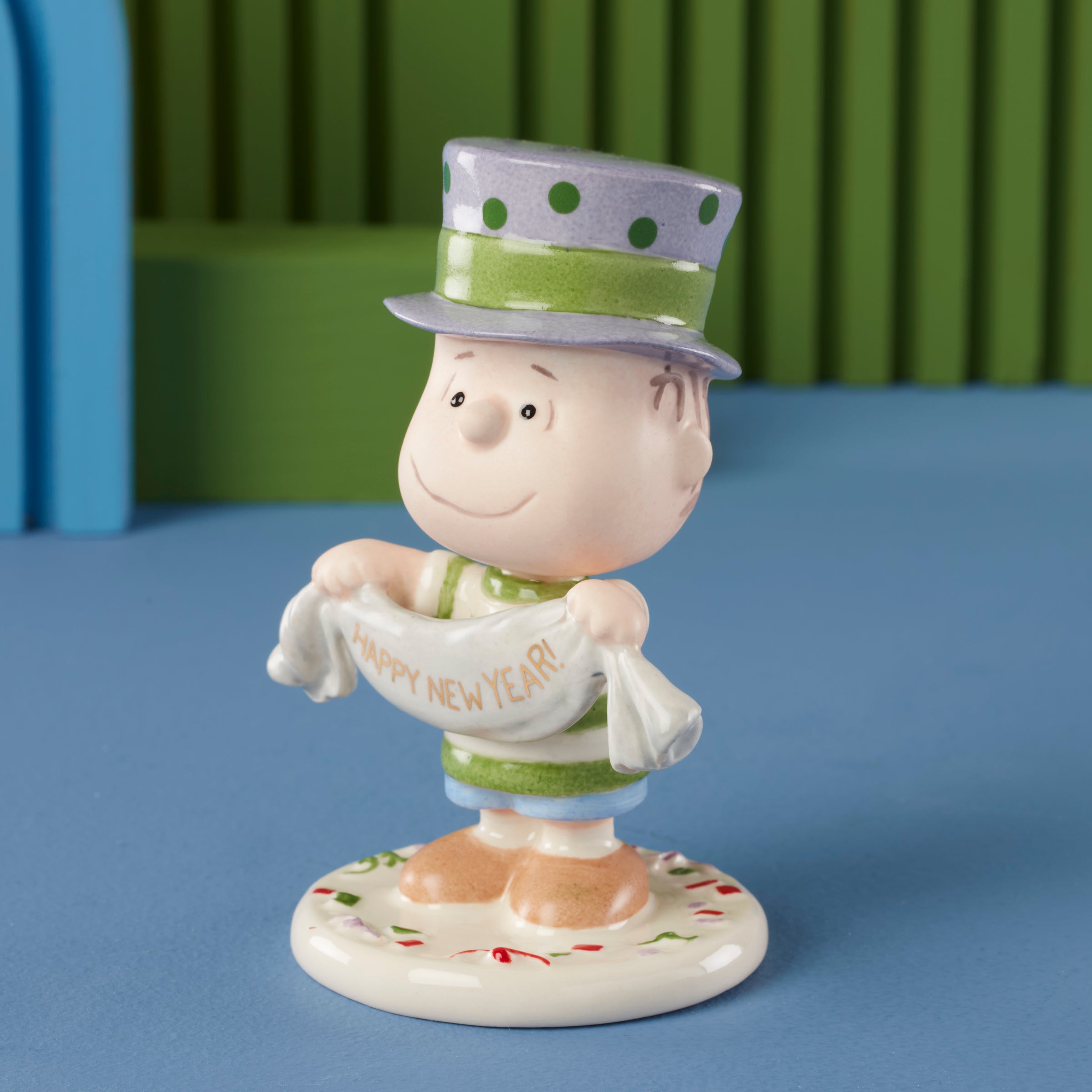 Lenox Premium Happy New Year Charlie Brown 5-Piece Figurine Set - Image 8