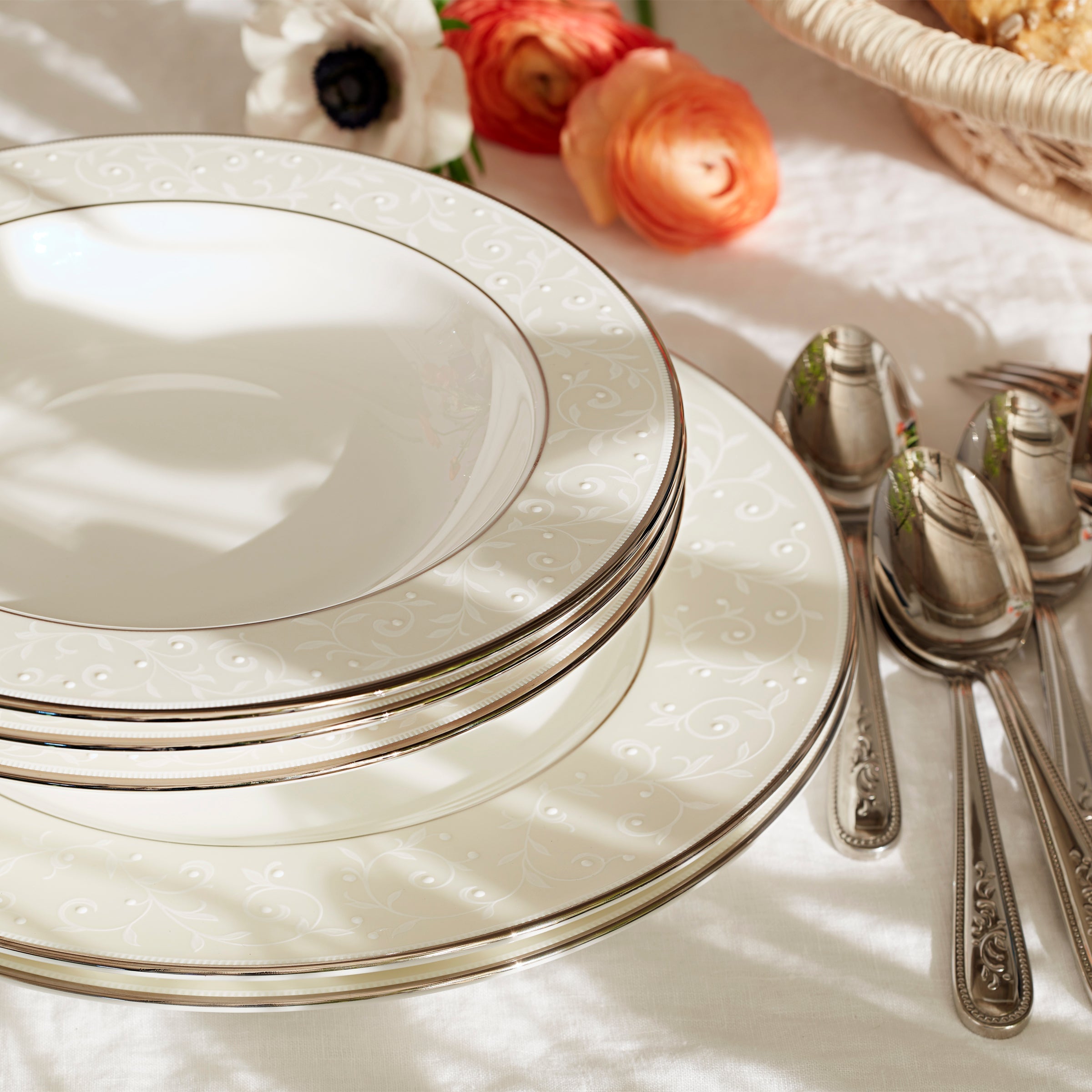 Lenox Premium Opal Innocence 5-Piece Place Setting - Image 8