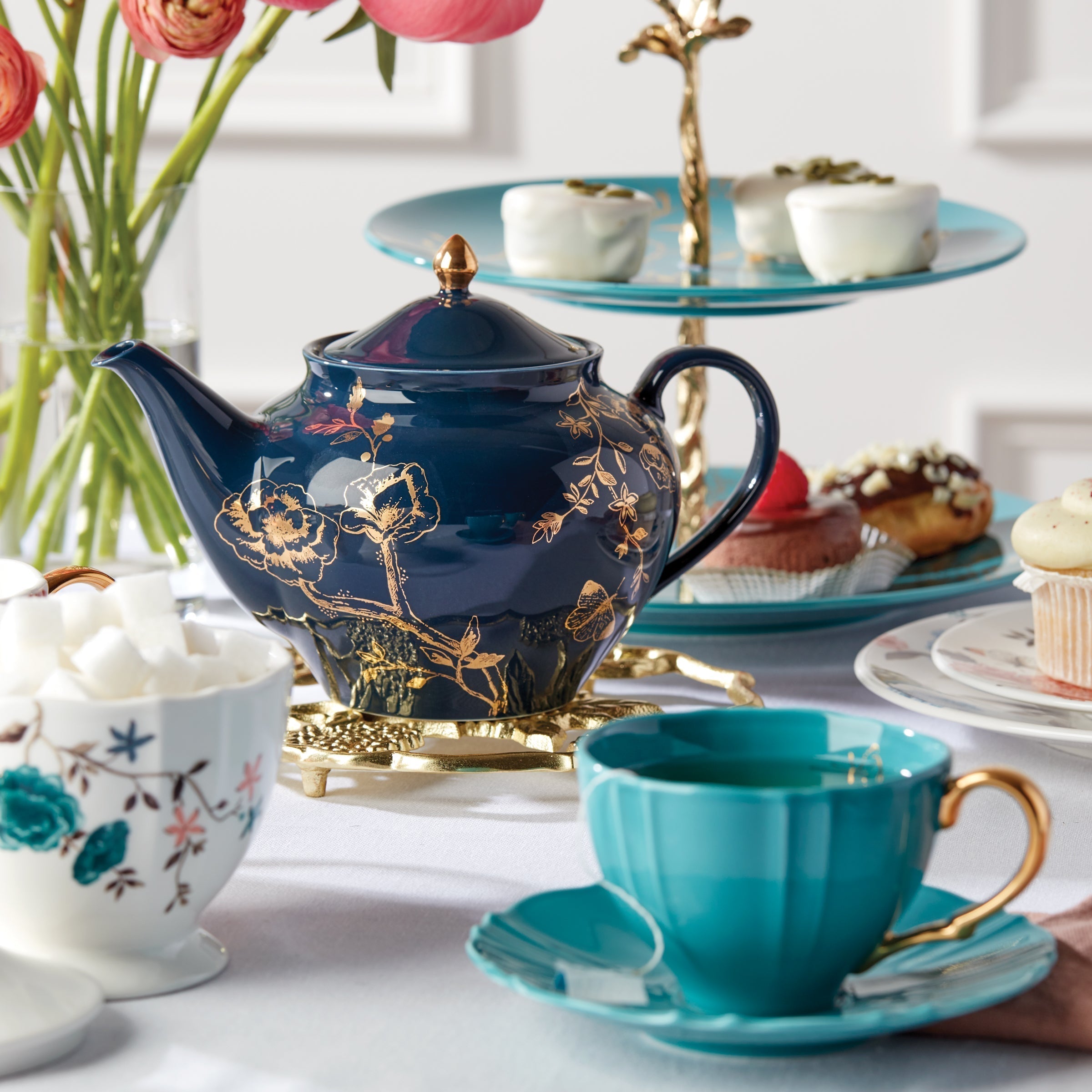 Lenox Premium Sprig & Vine White Teacup & Saucer - Image 4