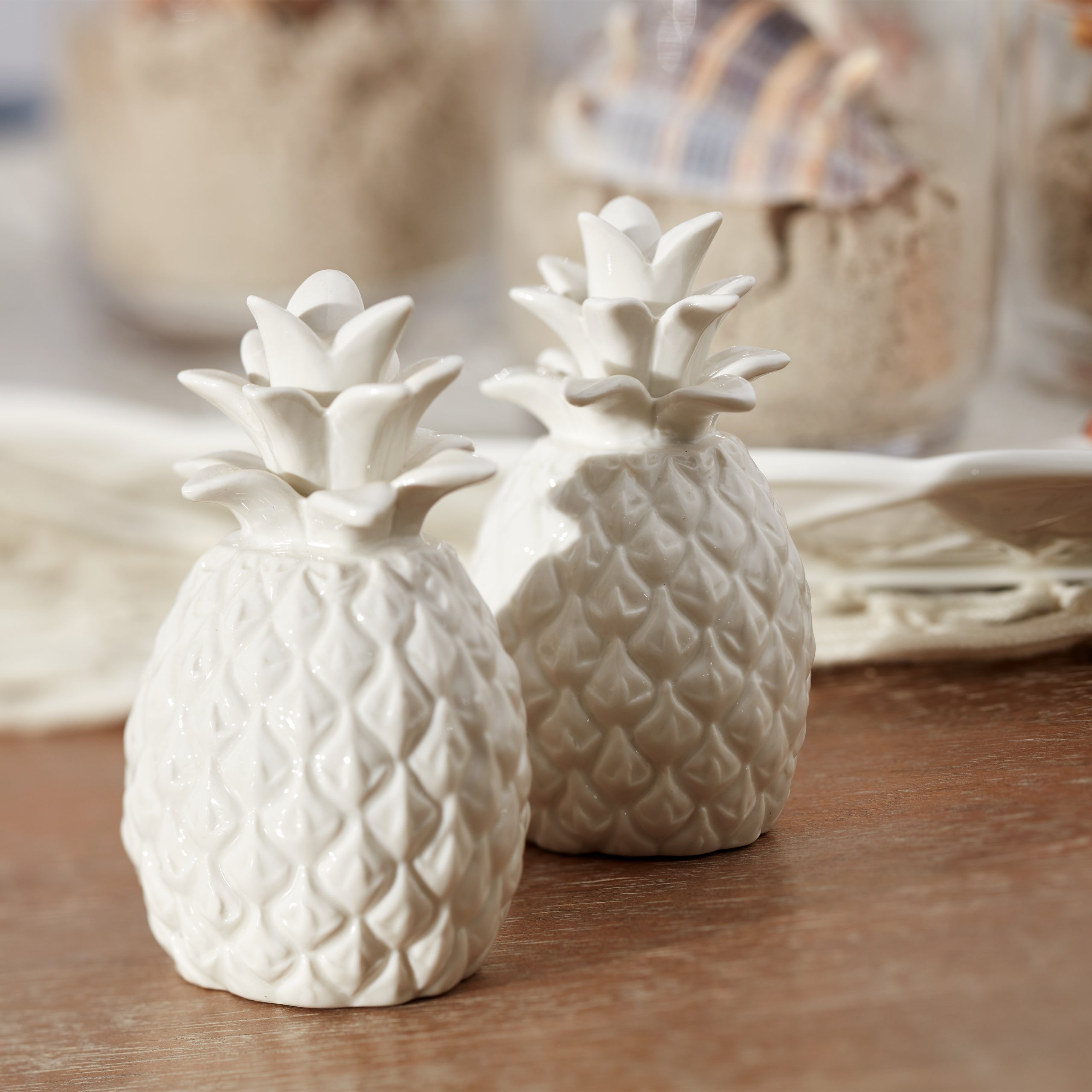 Lenox Premium Wicker Creek Pineapple Salt & Pepper Set - Image 6