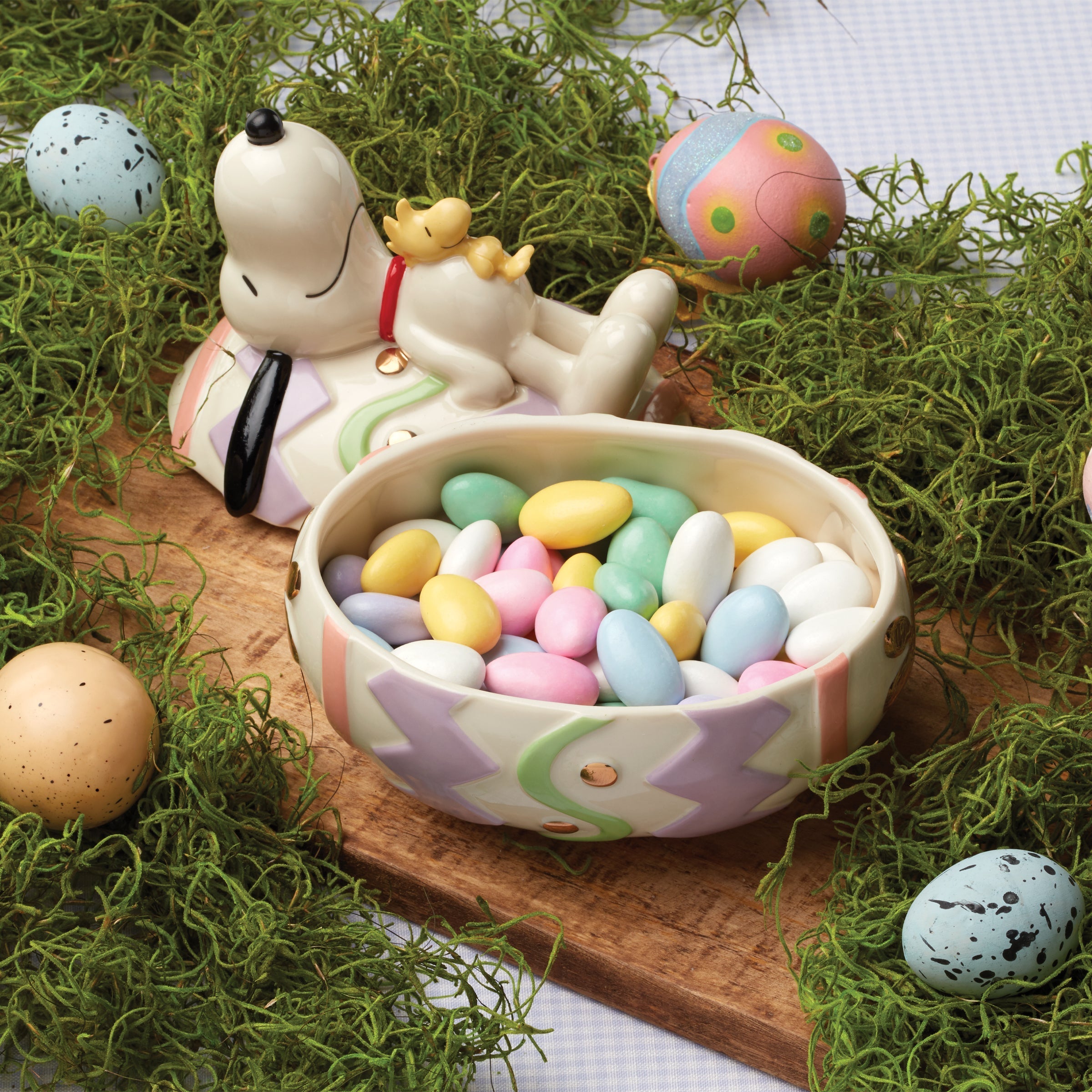 Lenox Premium Snoopy Easter Covered Candy Dish - Image 4
