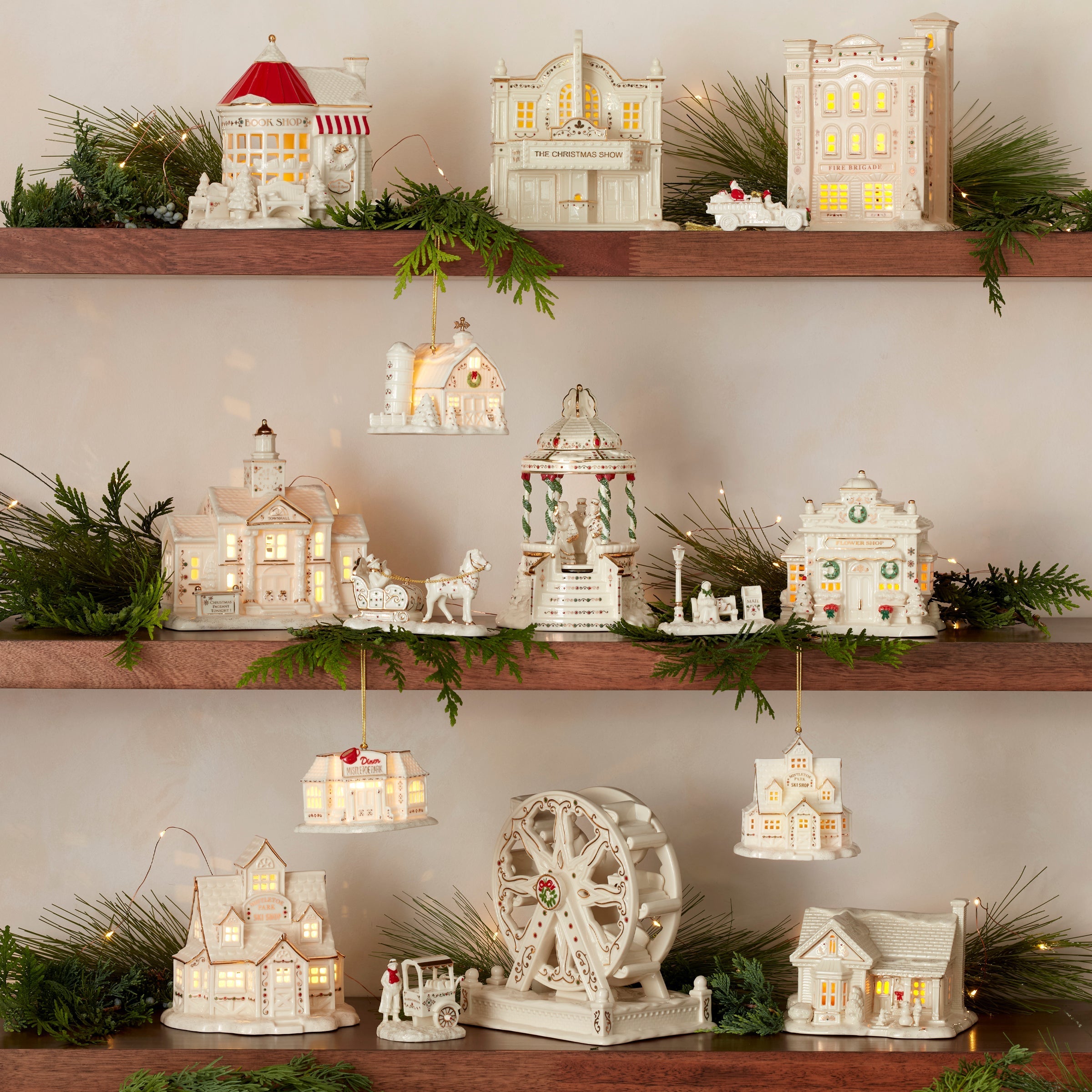 Lenox Premium Mistletoe Park 3-Piece Lit Figurine Starter Set - Image 6