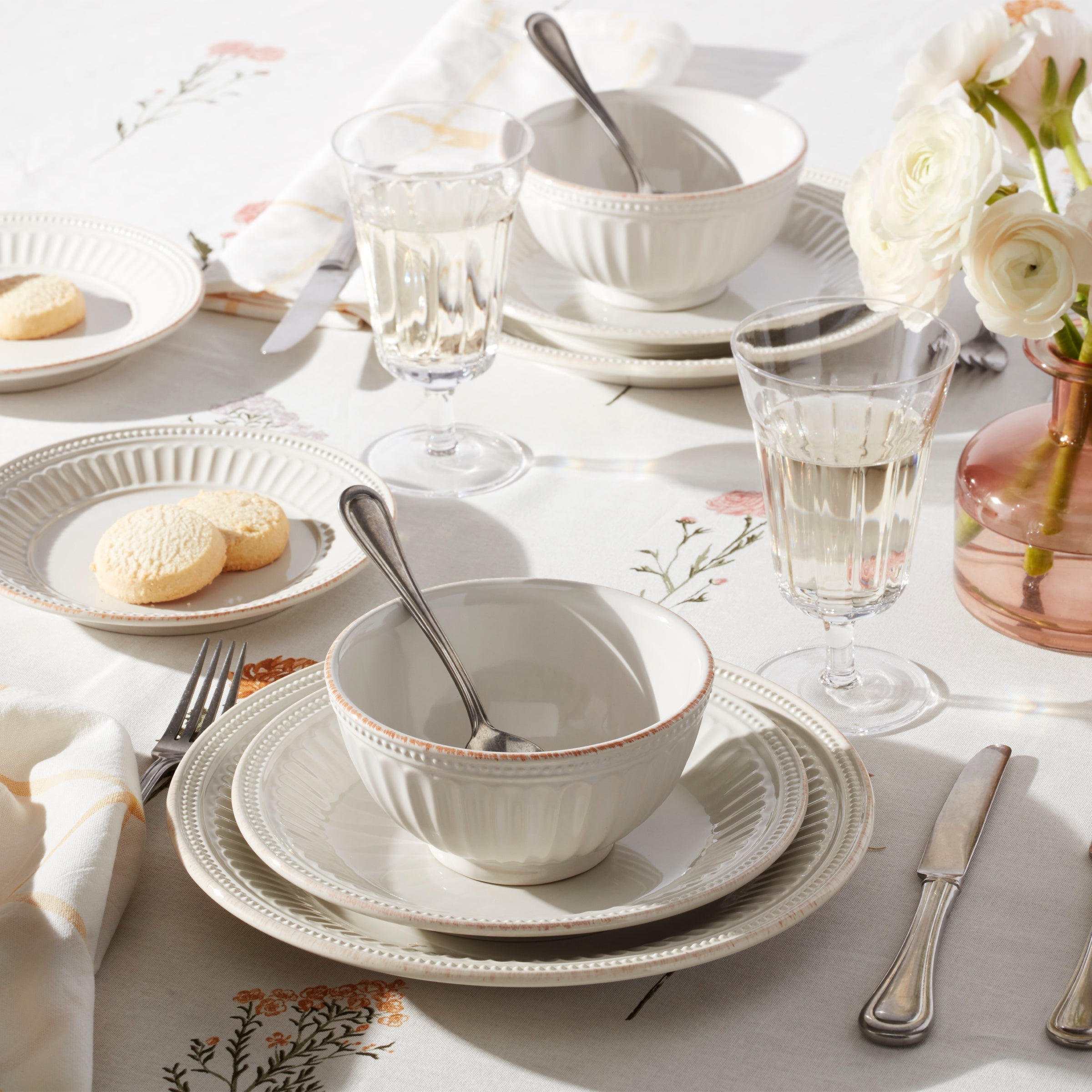 Lenox Premium French Perle Groove White 4-Piece Place Setting - Image 2